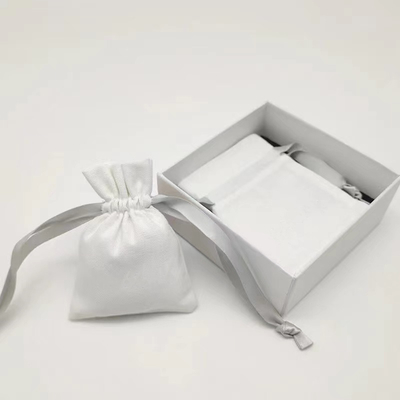 Χρυσές σακούλες δώρων Drawstring φύλλων αλουμινίου που στέλνουν τη συσκευάζοντας τσάντα κοσμήματος με το λογότυπο