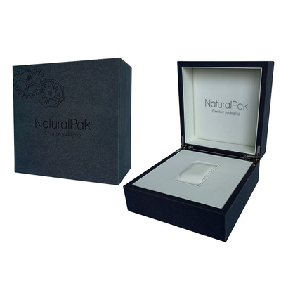 PU ξύλινο Wristwatch κρέμας συσκευάζοντας αποτυπωμένο σε ανάγλυφο κιβώτιο κιβώτιο ρολογιών λογότυπων για τα άτομα